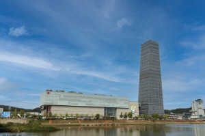 대전신세계, 매출 1조 돌파 지역경제 견인…