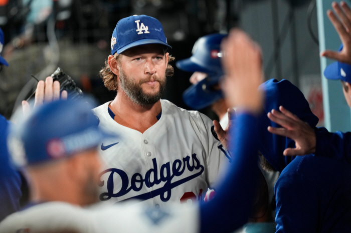 '커쇼 대참사 원흉' 1068억 최악의 먹튀, 왜 다저스는 반등 믿나 