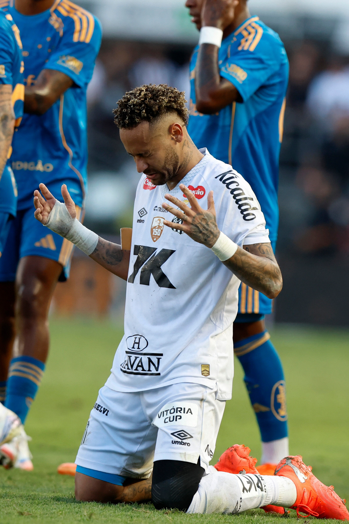 "월드컵 포기 못해" 산투스 잔류시킨 후 수술대 오른 네이마르, 눈물겨운…