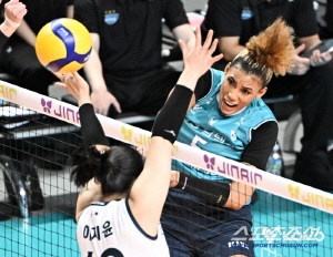 2연패는 없다. 5명이 10점이상 이게 1위팀. 한국도로공사, GS칼텍스에 0:2→3:2 크리스마스 역전승[장충 리뷰]