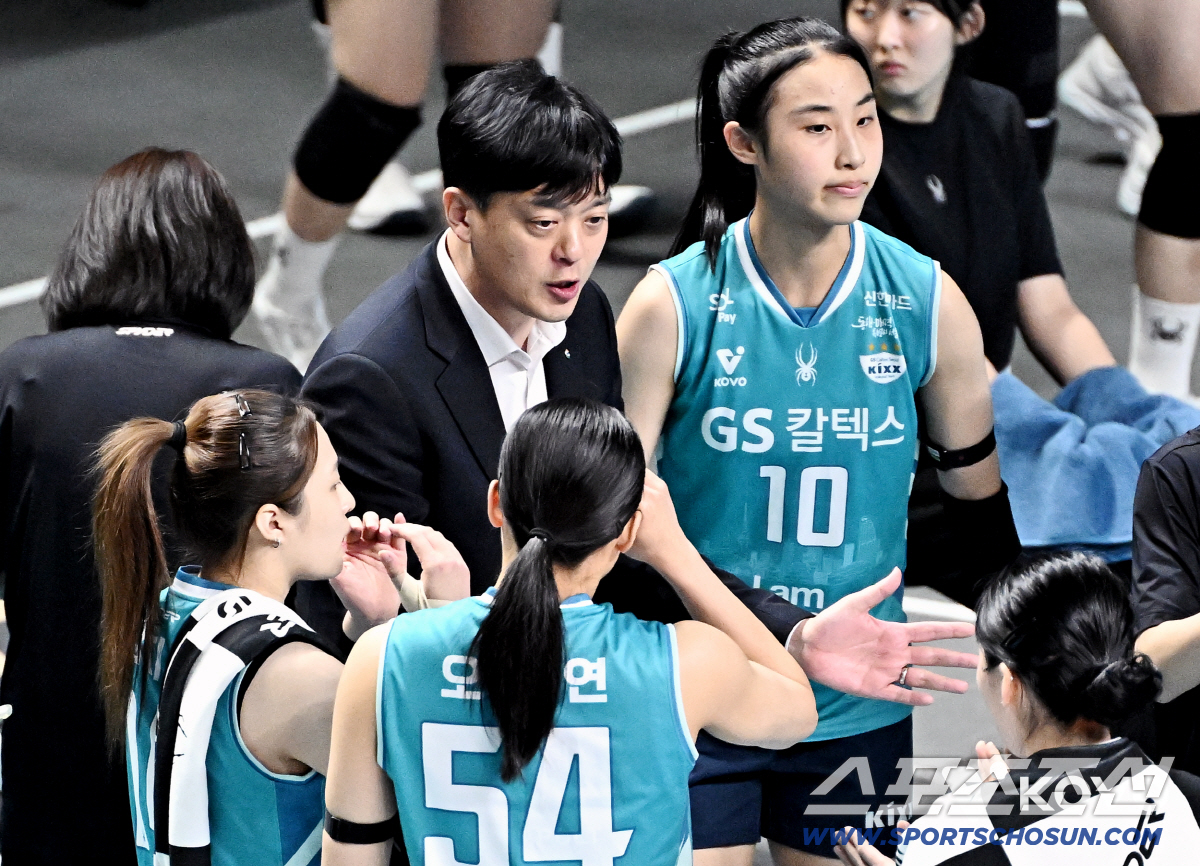 1위 잡을 뻔 했는데... 1,2세트 잡고 3,4,5세트 지다니. "상대…