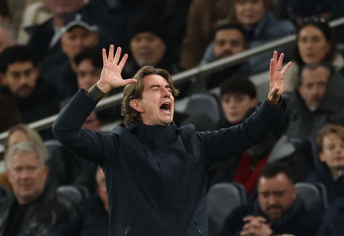 '뭐 공무원이세요?' 성과는 바닥인데, 자리는 굳건하다. 홈 승률 22%로 꼴아 박아도 토트넘은 프랭크 감독 '안 잘라'