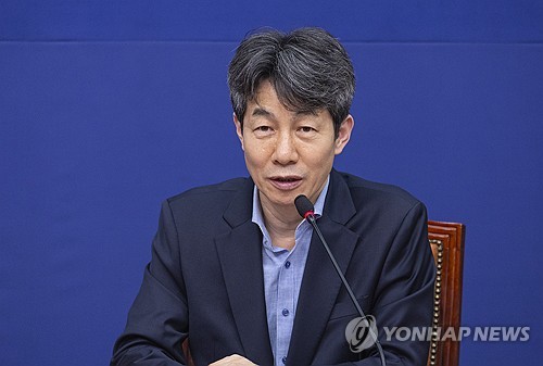 與윤건영, 통일교 윤영호 접촉의혹 일축…"전혀 모르는 분"