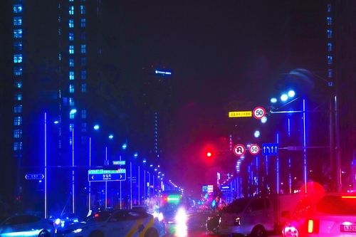 중랑구 망우로에 '빛의 거리'…새 디자인 가로등 눈길