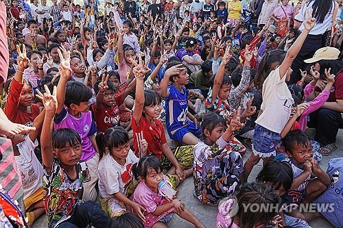 태국·캄보디아, 27일까지 휴전 협상 기간 연장…교전은 계속(종합)