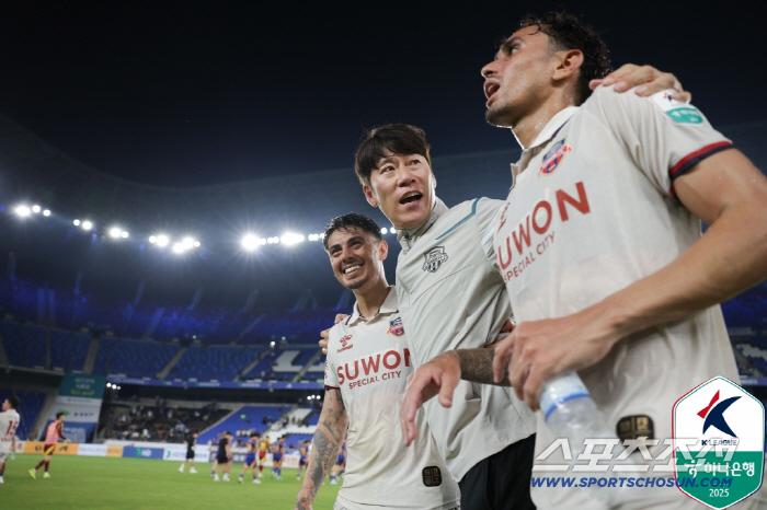 "함께한 시간에 감사"'샤프'김은중 감독,수원FC와 결별...계약종료 합…