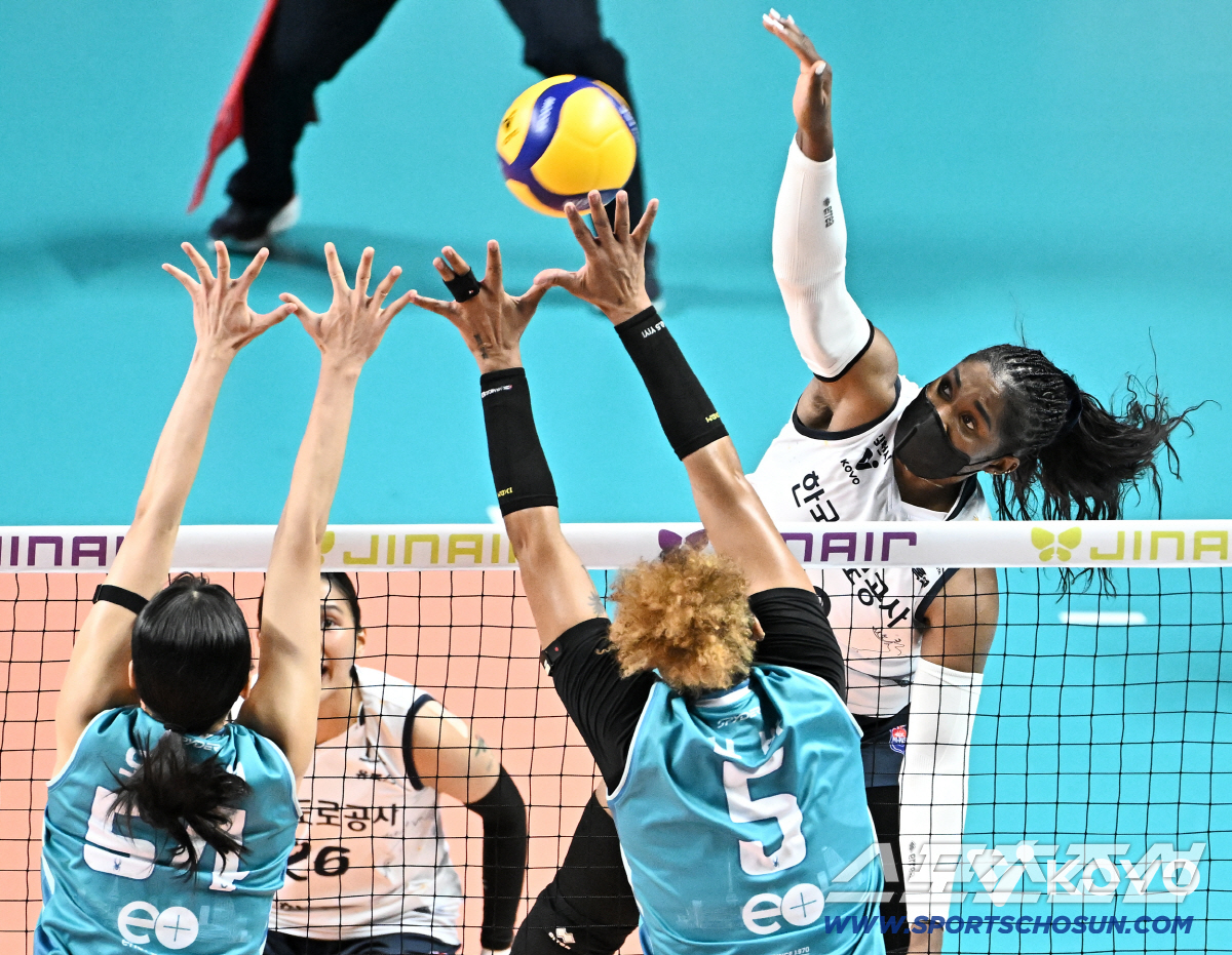 "나도 힘들어 죽겠는데 선수들은..." 6게임 中 5번이 5세트. 이틀 …