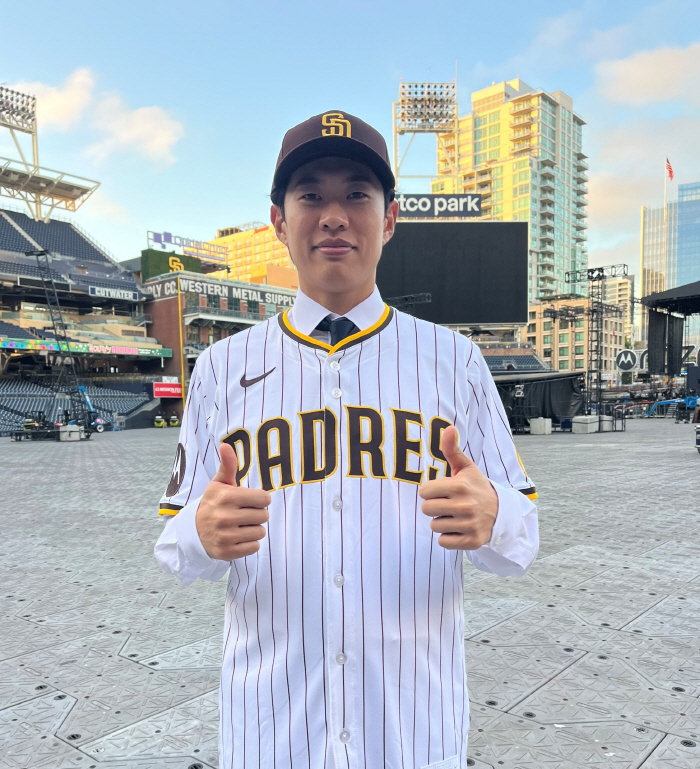 6명 보내고 700억, 빅리거 만드는 전문 학원 수준..."자부심 느낀다. KBO 위상도 확인"