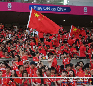 '공짜밥 환호' 중국몽 물거품? 