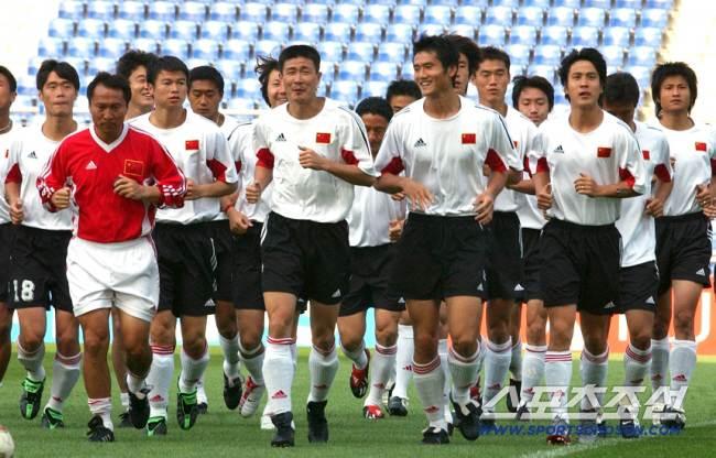 '공짜밥 환호' 중국몽 물거품? "亞네이션스리그, 2030년 이후에나 가…