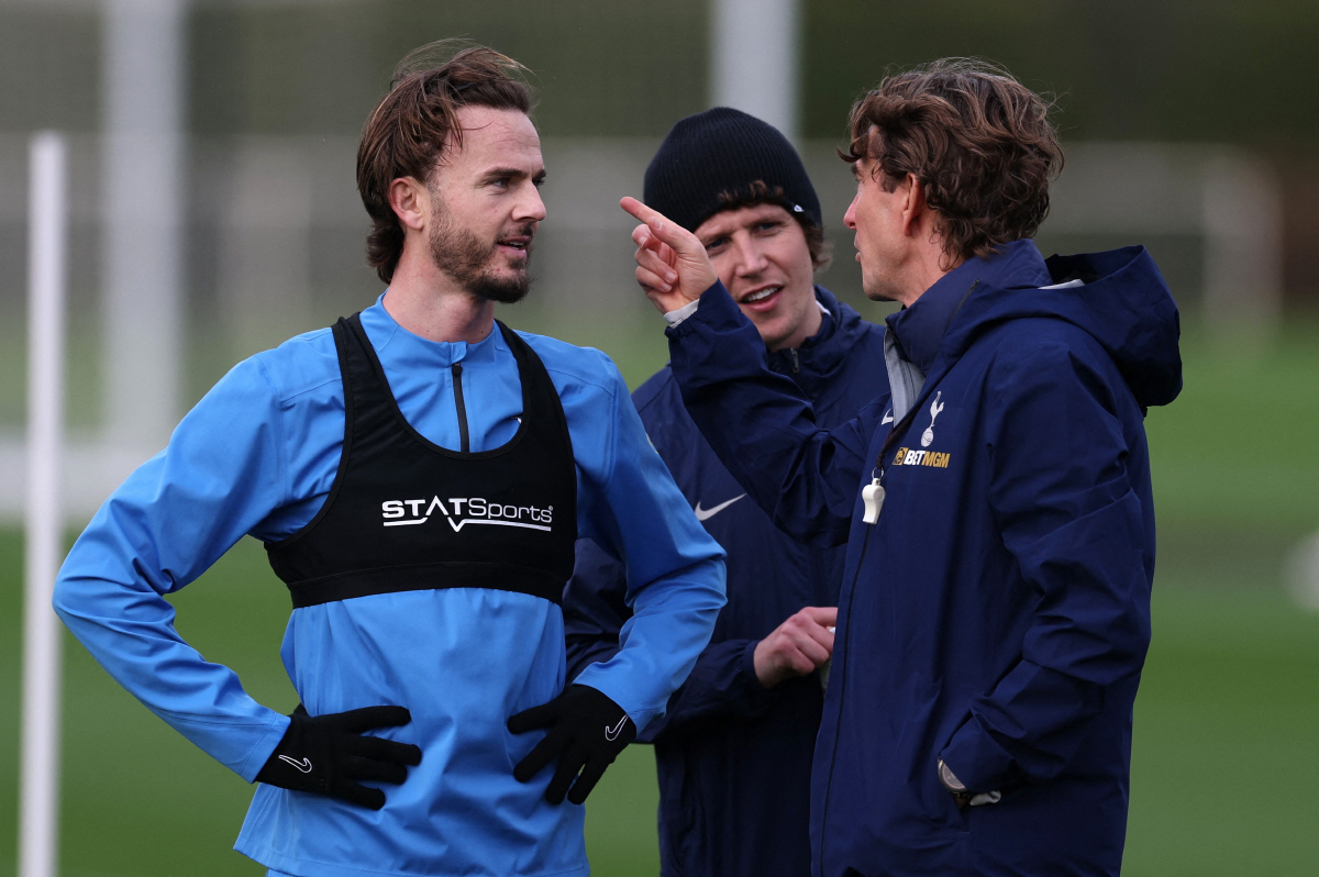 손흥민 있었으면 달랐을까...무너지는 프랭크 감독, 선수단 신뢰 상실 “…