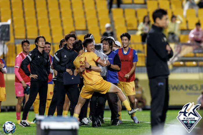 [단독]'이정효 발굴' 광주FC 차기사령탑에 '젊은 지도자' 이정규 전 …