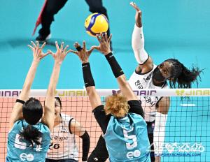 감기에 마스크 썼는데... 15점 5세트에 혼자 9점 폭발 에이스의 충격 발언 