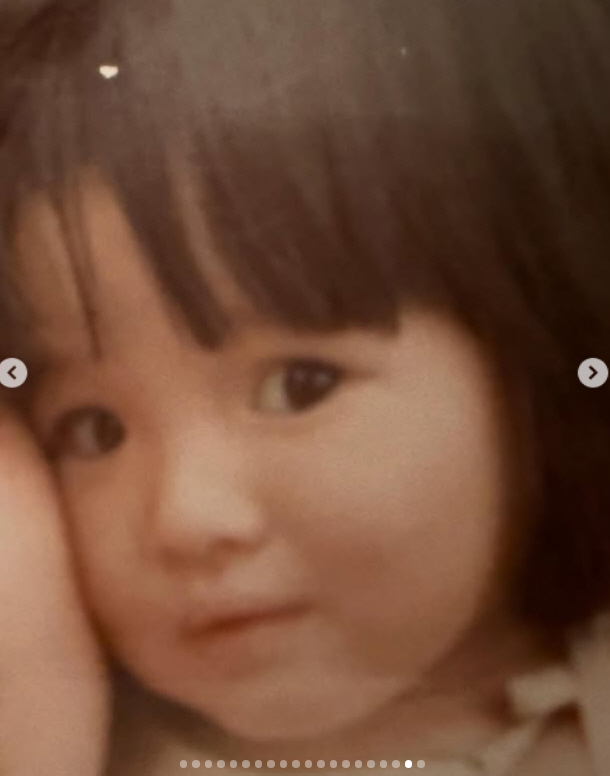 송혜교, 어린 시절 사진 꺼냈다…"이 얼굴로 자랄 수밖에"