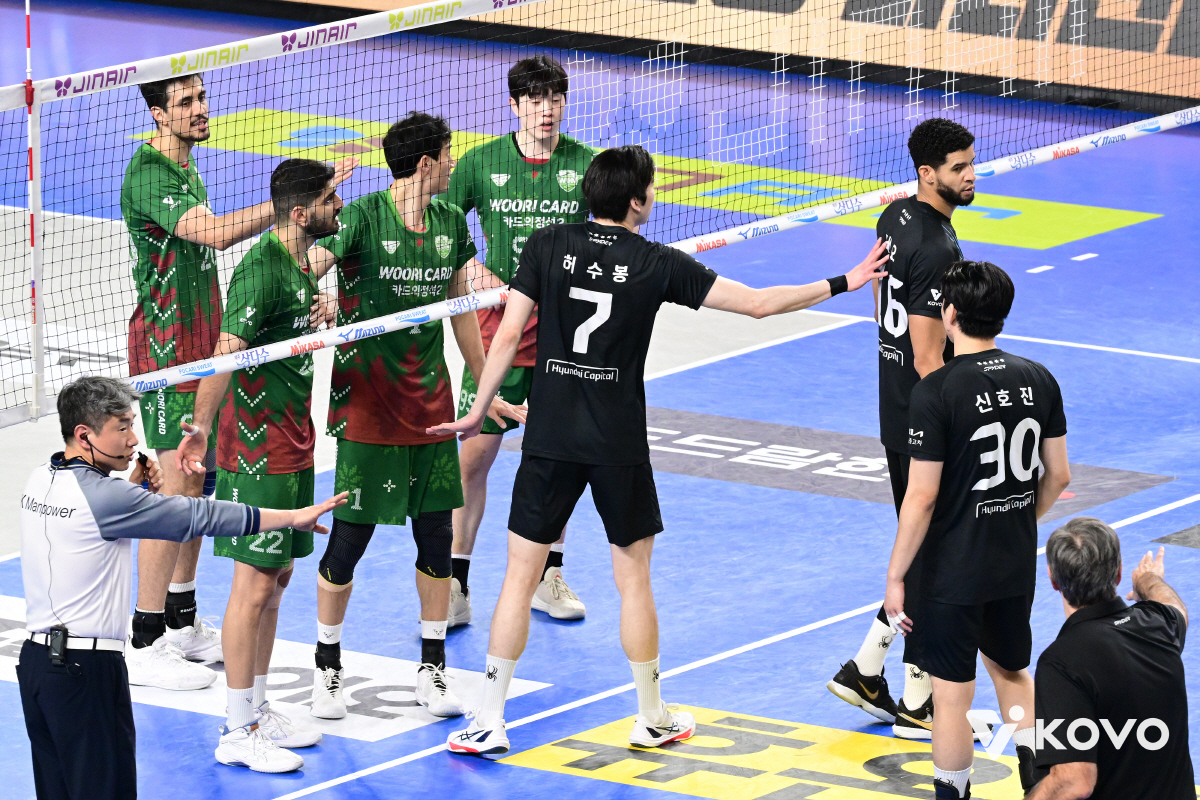 '크리스마스인데…' 또 싸워? 에이스 → 사령탑까지 휘말린 감정적 신경전…