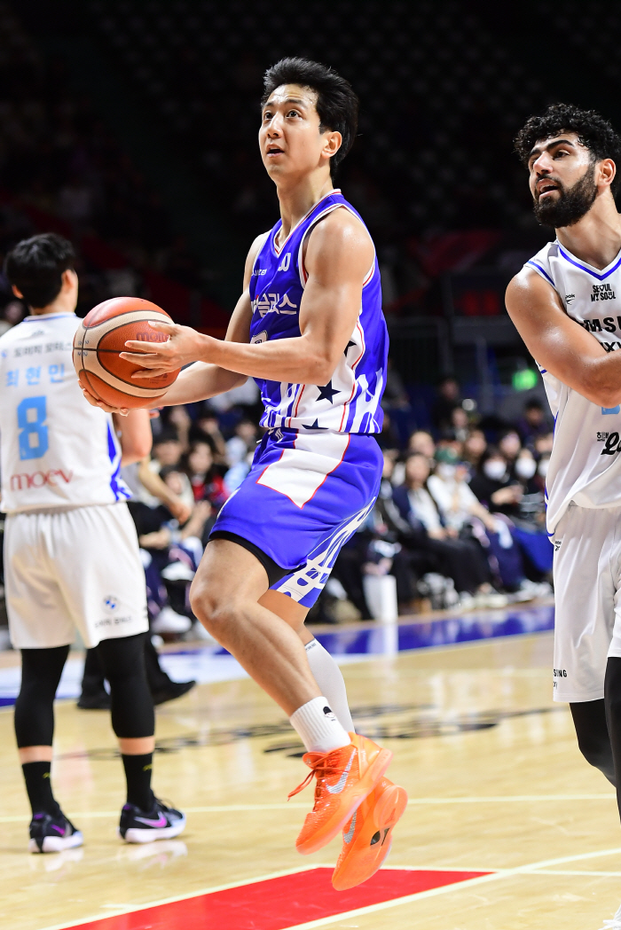 '2년 만의 파죽의 7연승' 숀 롱→허훈 '더블더블' 부산 KCC, 서울 삼성 98-91 격파(종합)