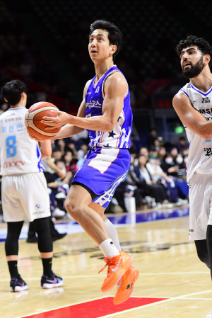 '2년 만의 파죽의 7연승' 숀 롱→허훈 '더블더블' 부산 KCC, 서울 삼성 98-91 격파(종합)