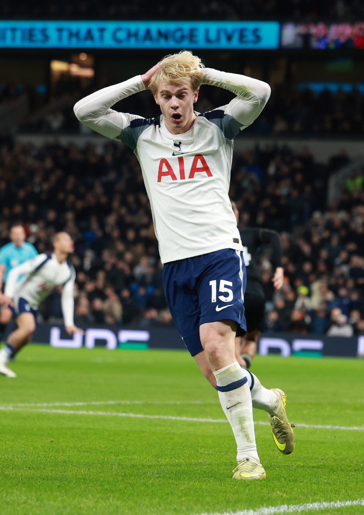 "압박해야지!" 손흥민이 공들여 가르친 토트넘 '5240만 파운드' 재능…