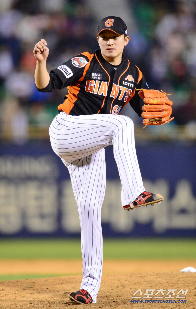 외면당한 '19연패' 악몽의 주인공, 준우승팀 떠나 우승팀 품에…제2의 …