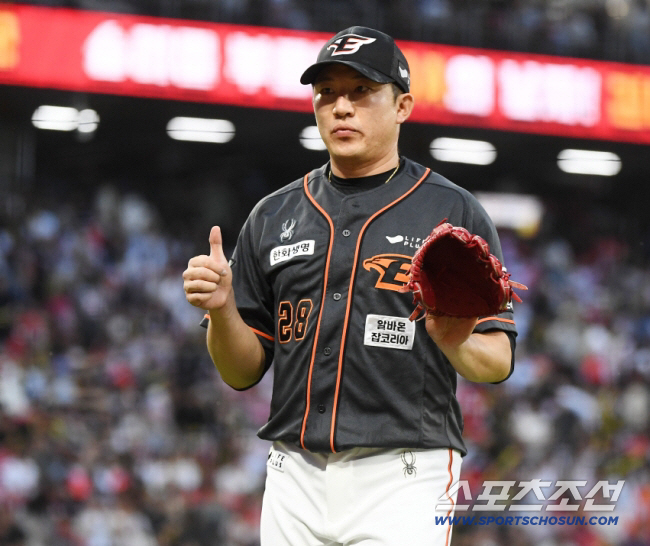 외면당한 '19연패' 악몽의 주인공, 준우승팀 떠나 우승팀 품에…제2의 …