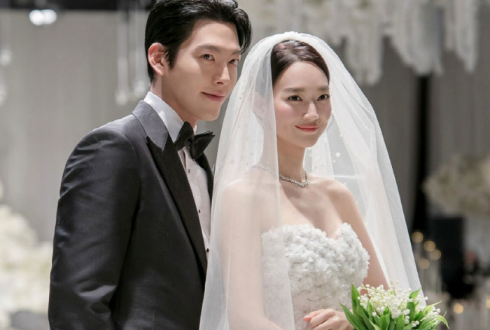 [SC결산]2025 연예계는 ‘웨딩 대란의 해’ 4월·11월 3러시부터 …