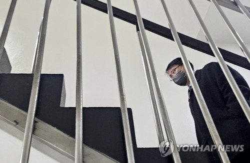 경찰, '통일교 로비 키맨' UPF 前회장 13시간 피의자 조사(종합2보)