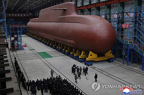 (평양 조선중앙통신=연합뉴스) 김정은 북한 국무위원장이 8천700t급 '핵동력 전략유도탄 잠수함 건조사업'을 현지에서 지도했다고 조선중앙통신이 25일 보도했다. 2025.12.25 [국내에서만 사용가능. 재배포 금지. For Use Only in the Republic of Korea. No Redistribution] nkphoto@yna.co.kr