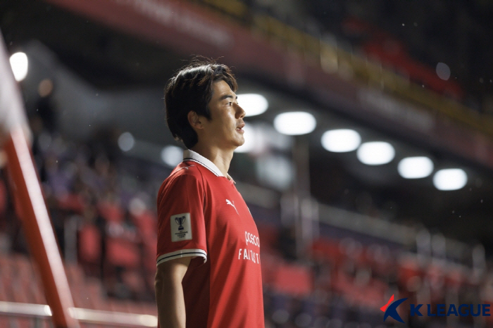 [오피셜]'은퇴 대신 1년 더!' 기성용, 포항과 1년 재계약..."감독…