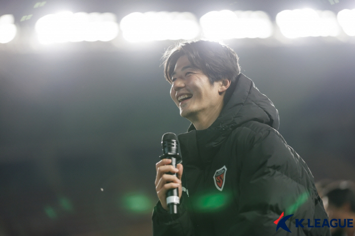 [오피셜]'은퇴 대신 1년 더!' 기성용, 포항과 1년 재계약..."감독…