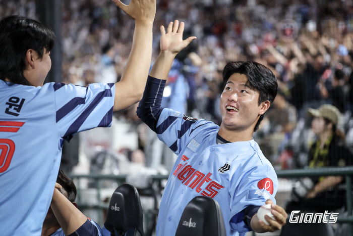 82경기+2연투+3연투 모두 리그 1위 → 혹사 아냐? 24세 영건 향한…