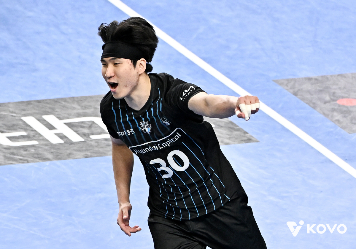 트레이드 마음고생 끝! 사령탑 신뢰 얻은 신호진 "진실의방? 처음 들어갈…