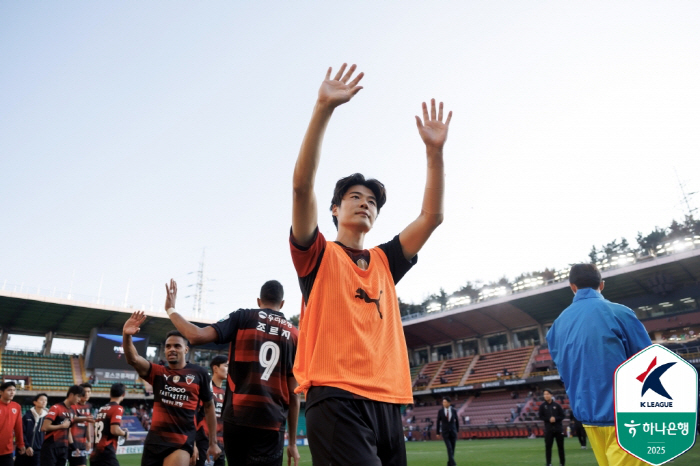 감독-팬은 원했고, 선수는 응답한 재계약...'현역 연장' 기성용의 선택…