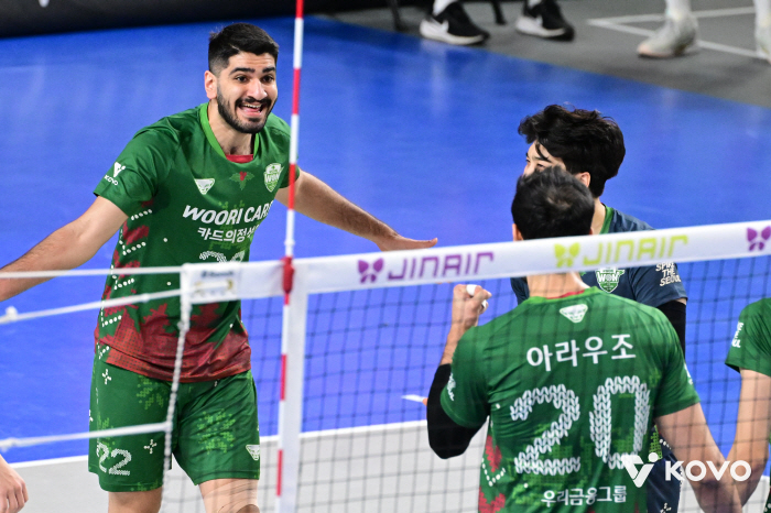 외인 활력 되찾아라! 속타는 6위 우리카드, 연말 특별선물이 돌파구 될까 [천안포커스]