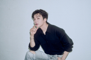 펜타곤 진호, 깜짝 크리스마스 선물..오늘(25일) 'Luv 2 Much' 발매