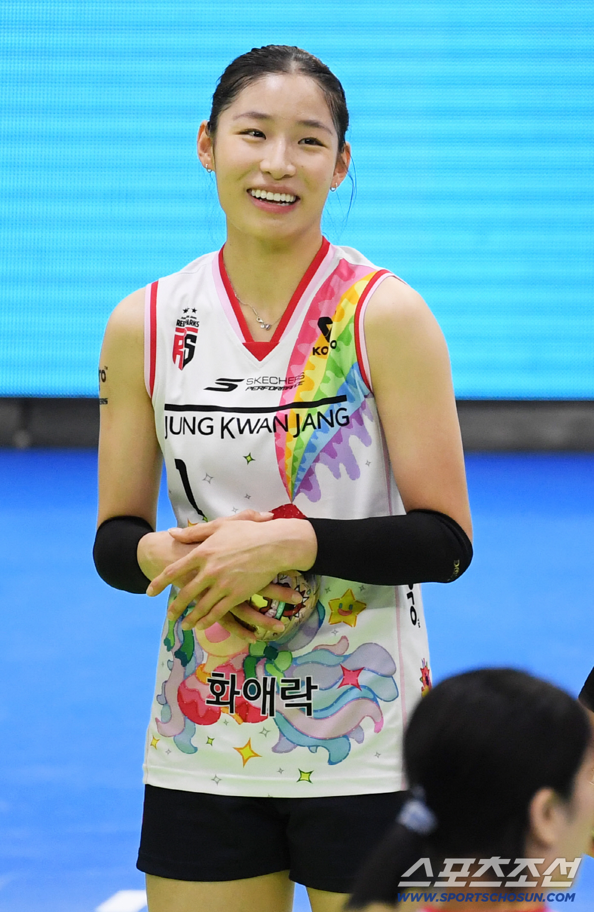 '김연경도 인정한 재능' 몽골소녀 인쿠시 성장기, 경기 전 활짝 웃은 이…