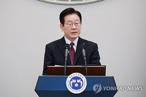 李대통령, 취임 첫 신년연하장…"대한국민과 동행 큰 자부심"