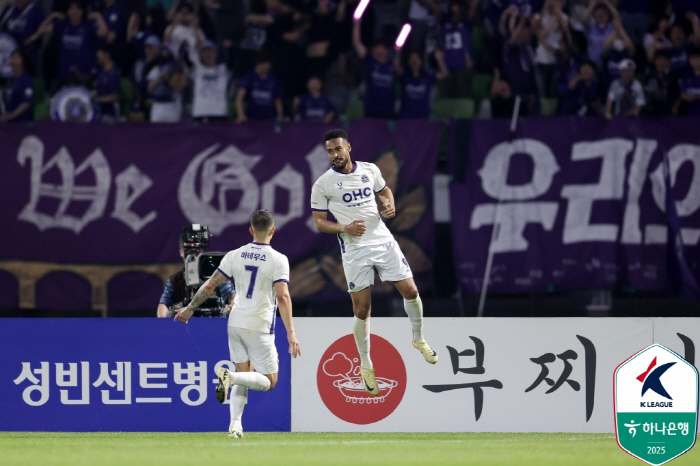 [단독]11번째 우승 도전 청신호! '라데시마' 전북, '안양 특급 골잡…