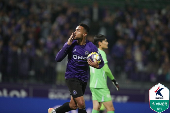 [단독]11번째 우승 도전 청신호! '라데시마' 전북, '안양 특급 골잡…