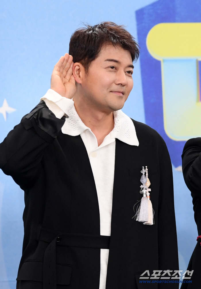 전현무, '내밀한 처방전' 공개하더니 '지퍼' 판타지까지 고백 "뒤태 더 보여..어질어질해"