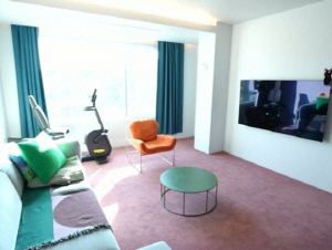 10CM 권정열♥김윤주, 단독주택 첫 공개..결혼 12년 차인데 