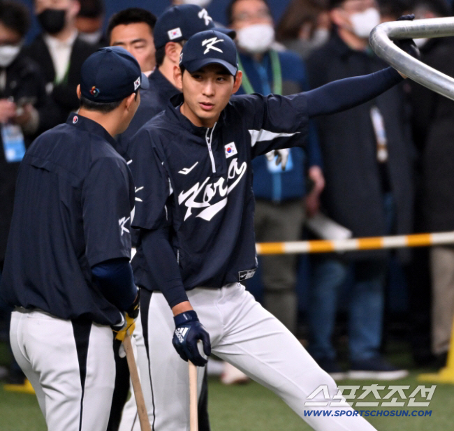 '3연속 대참사' 한국, 어차피 히든카드 없다…'오타니 승선' 日 공식 …