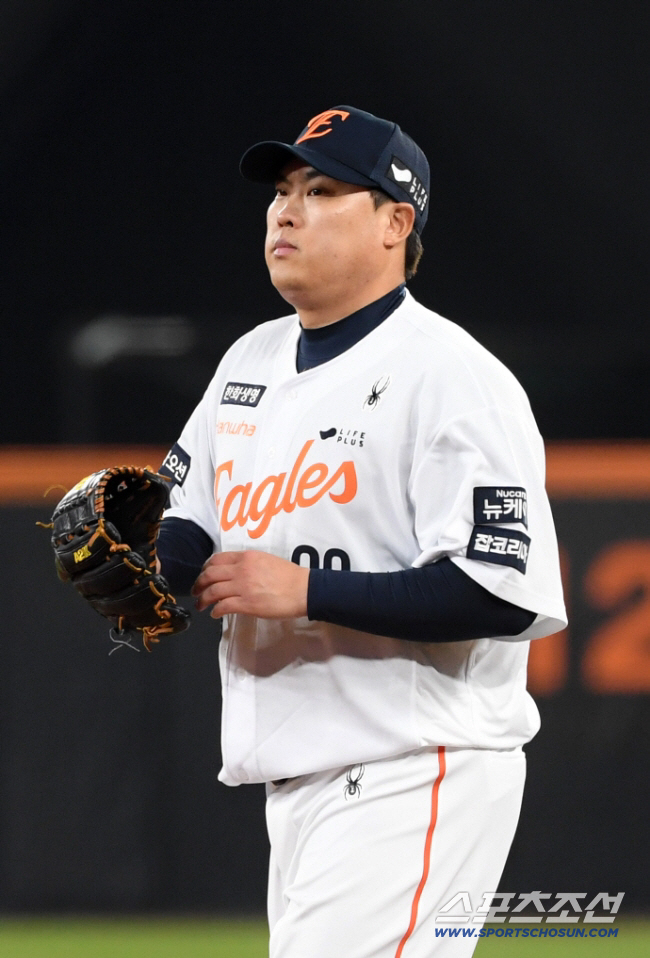 '3연속 대참사' 한국, 어차피 히든카드 없다…'오타니 승선' 日 공식 …