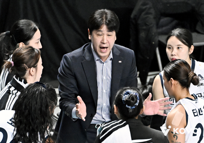 8연패 장소연 감독 