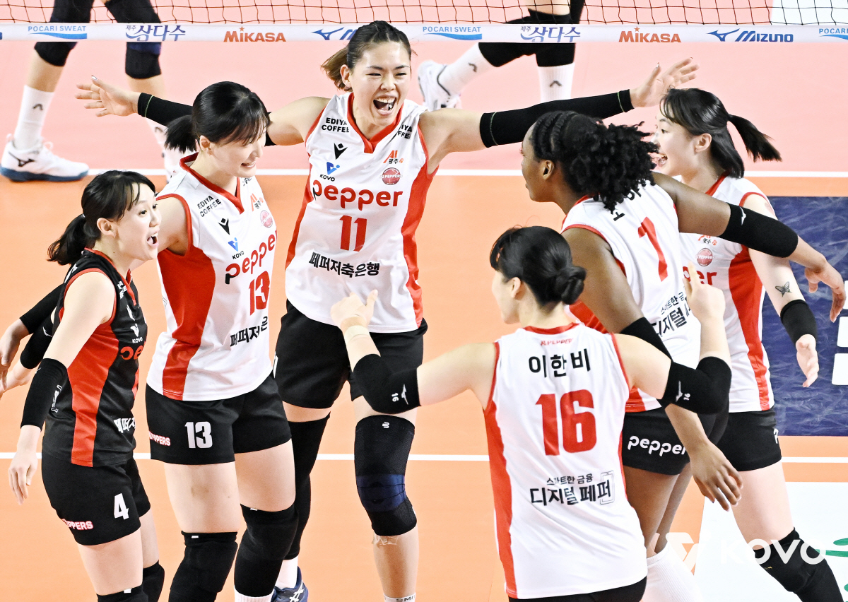 패패패패패패패패패! 페퍼저축은행, 9연패 연례행사인가.. 이기는 법 까먹…