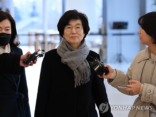 '김건희에 로저비비에 선물' 김기현 부인 특검 재출석…곧 기소