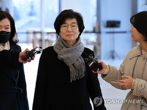 '김건희에 로저비비에 선물' 김기현 부인 특검 재출석…곧 기소