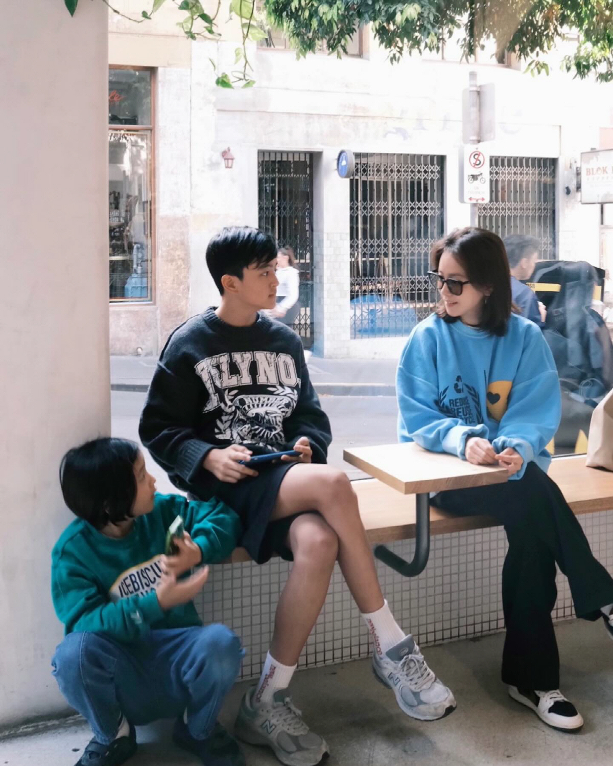 한지민, '180cm+훈훈' 비주얼 중3 조카 자랑 "많이 컸다" ('비…