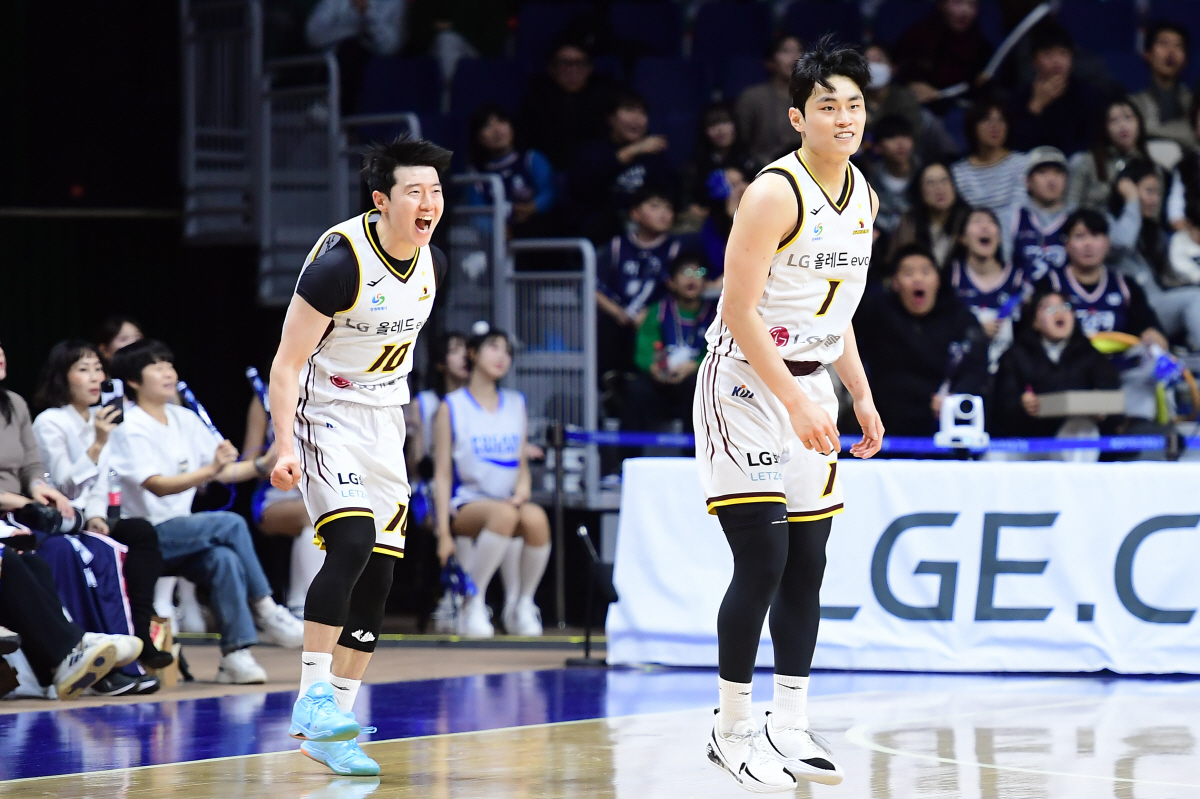 [류동혁의 이슈분석] 10전전승 'KCC 천적' LG. KCC 풀전력 가…