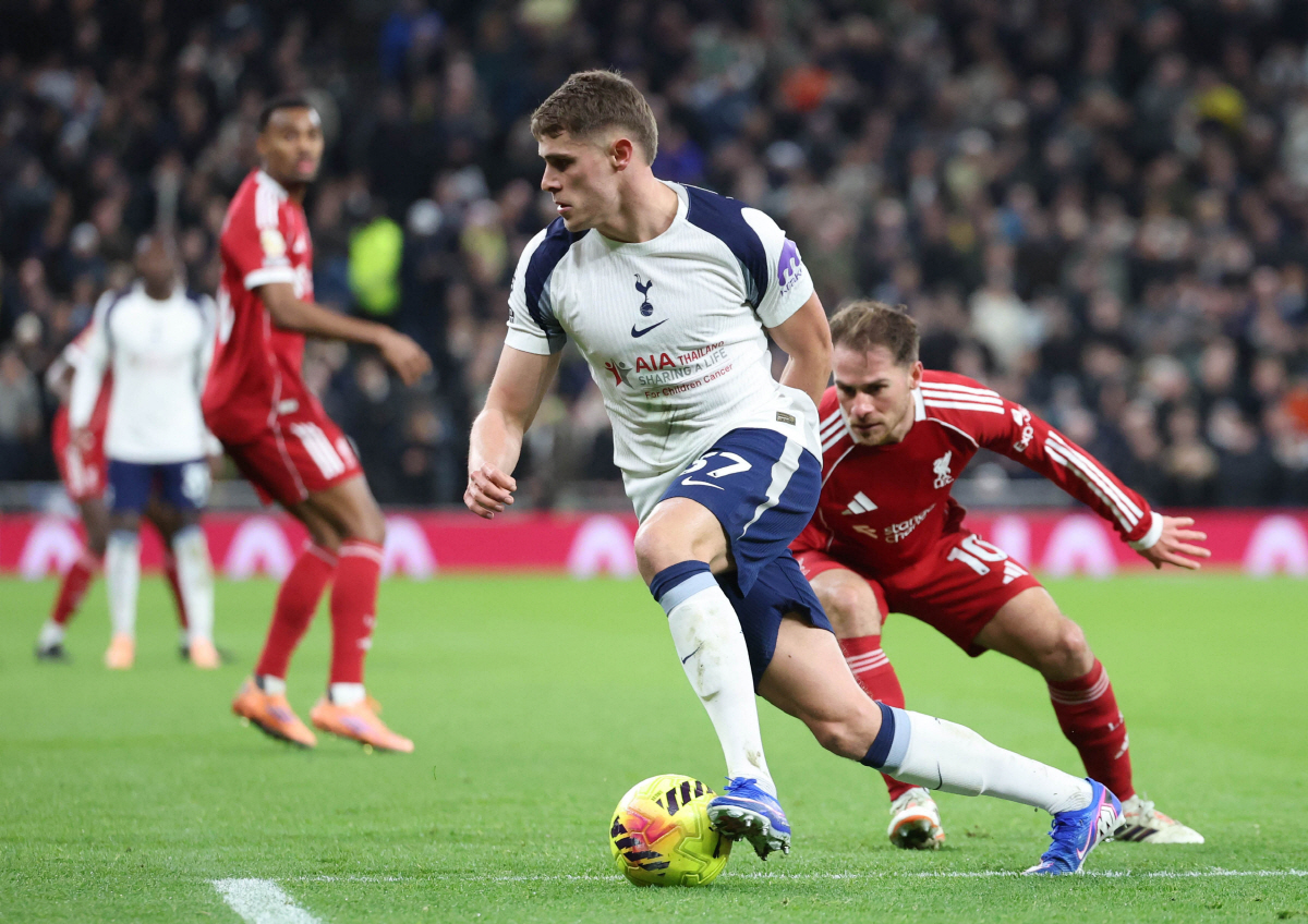 "손흥민 뛰어넘을까" '충격' 토트넘 '주급 9만 파운드' 미키 판 더 …