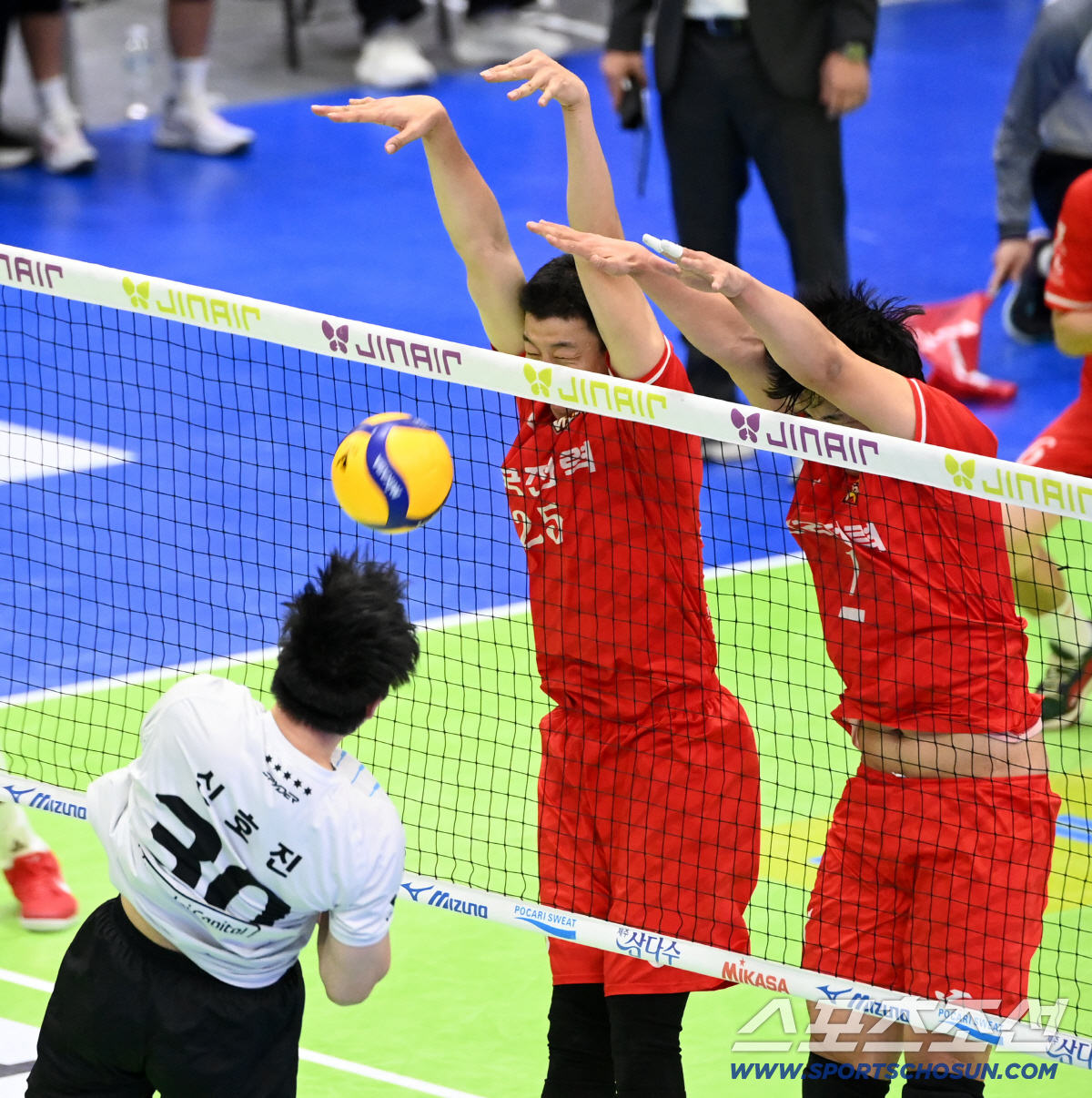 할배 듀오 맹활약 → 23세 박승수 해결사!…한국전력, '굼뜬' 현대캐피…